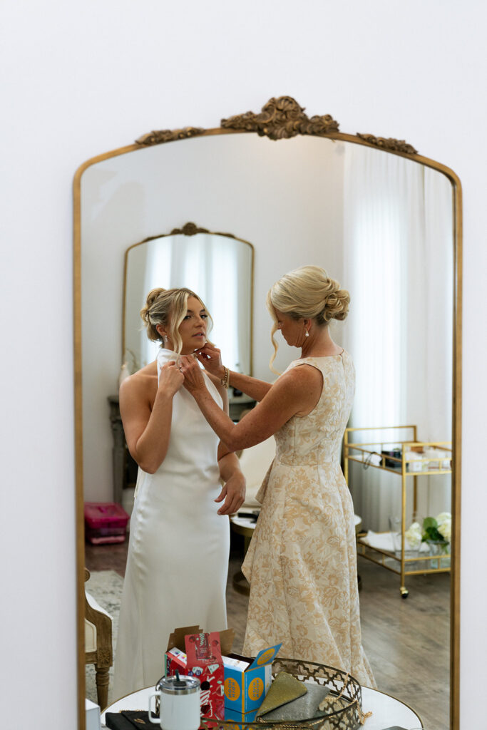 cute picture of the bride and her mom