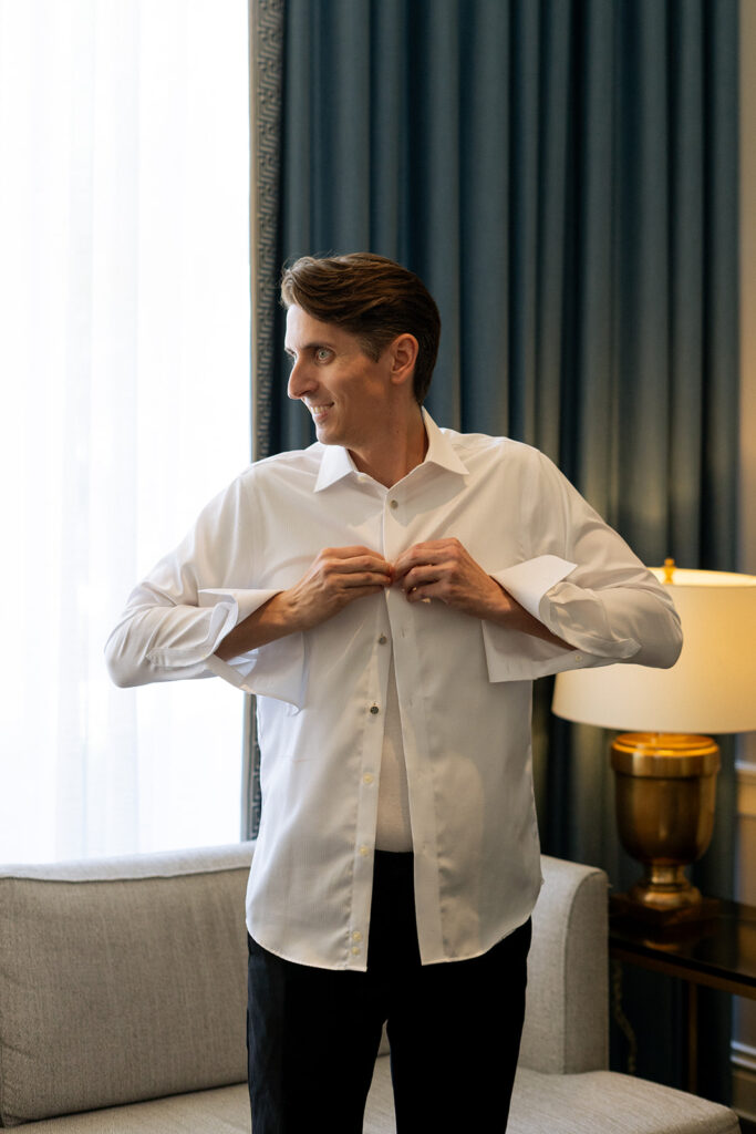 groom getting ready for his ceremony 