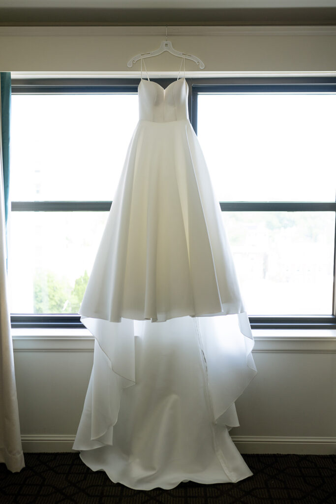 Meridith & Tim’s Classic and Chic Summer Wedding in St. Louis