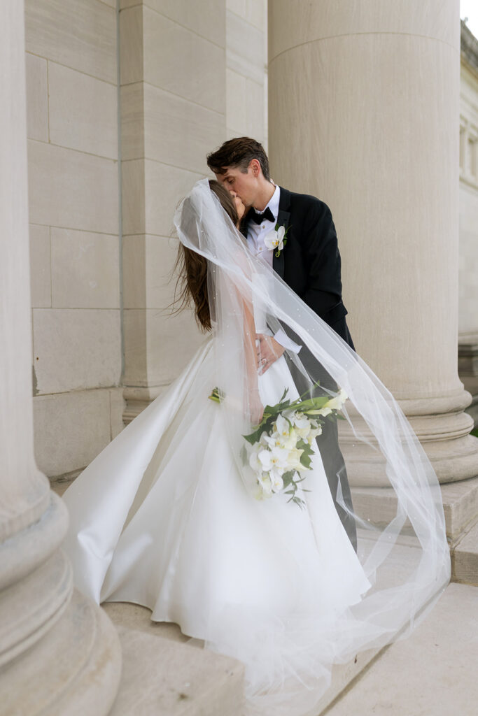 Meridith & Tim’s Classic and Chic Summer Wedding in St. Louis