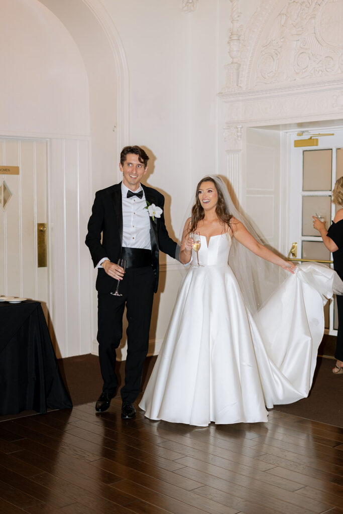 Meridith & Tim’s Classic and Chic Summer Wedding in St. Louis