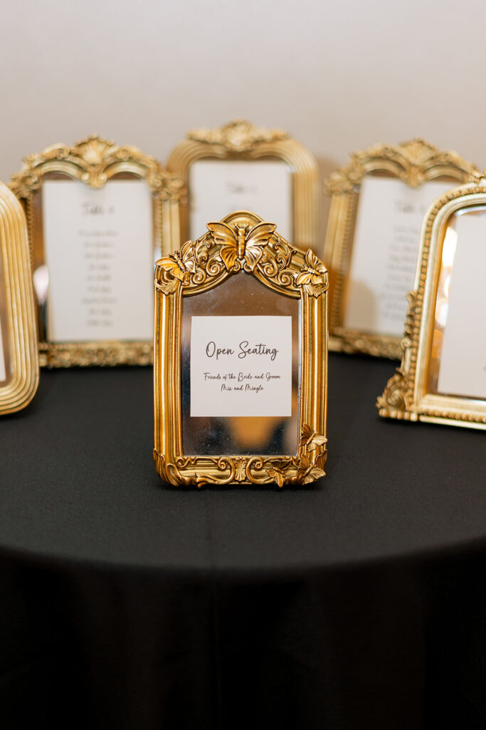 gold details at the reception party