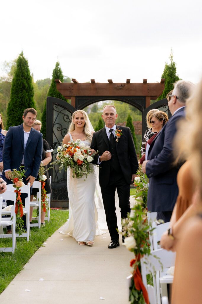Knotting Hills Wedding Inspiration: A Dreamy Missouri Venue for Any Couple