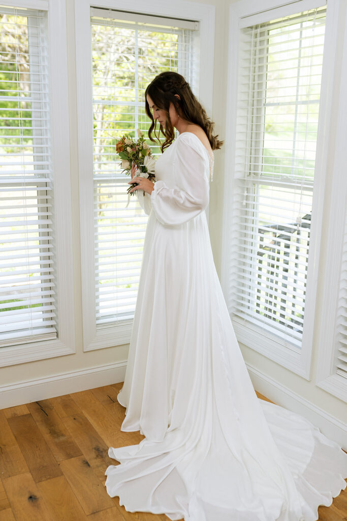 stunning portrait of the bride before heading to the ceremony