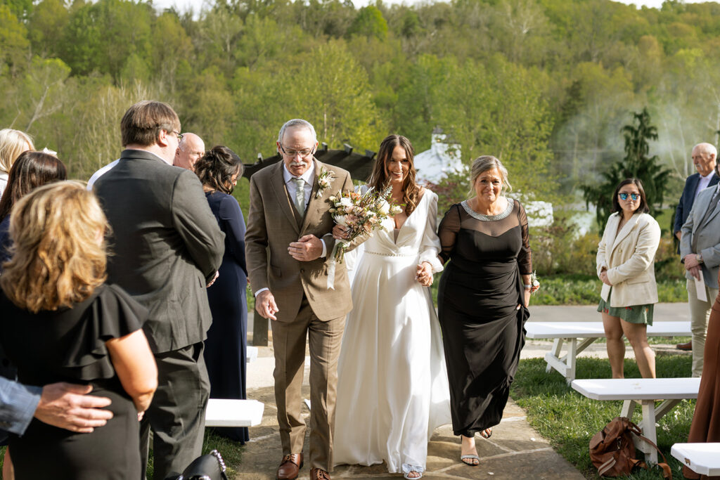 Chic Meets Country at This Sunflower Hill Farm Wedding Celebration