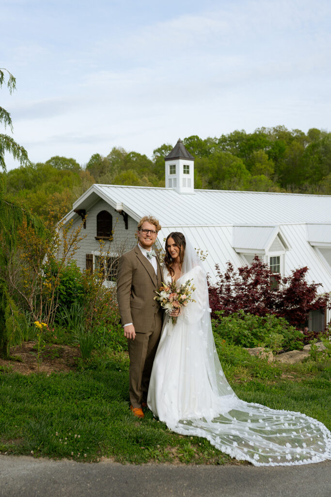 Chic Meets Country at This Sunflower Hill Farm Wedding Celebration