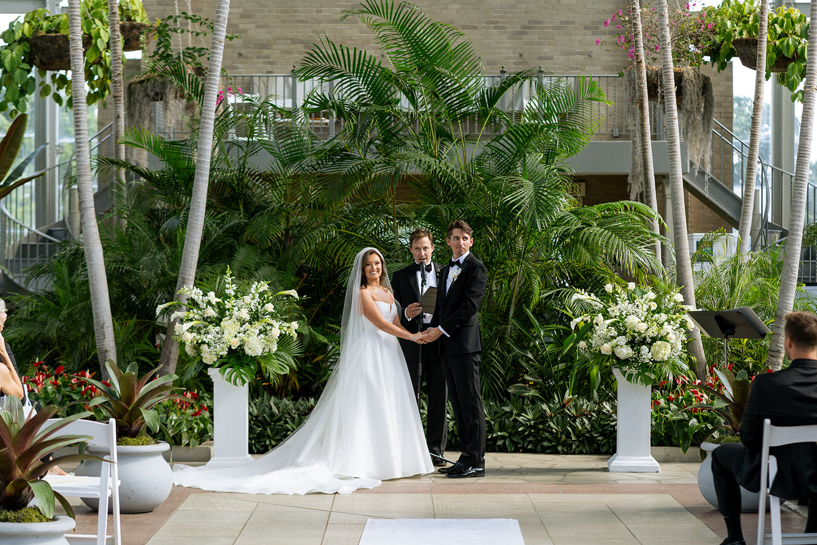 Planning a Jewel Box Wedding? Here’s What Makes This St. Louis Greenhouse So Special