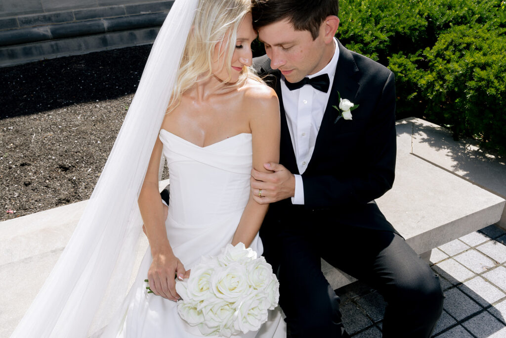 Maddy & Tim’s Modern Wedding at the St. Louis Art Museum