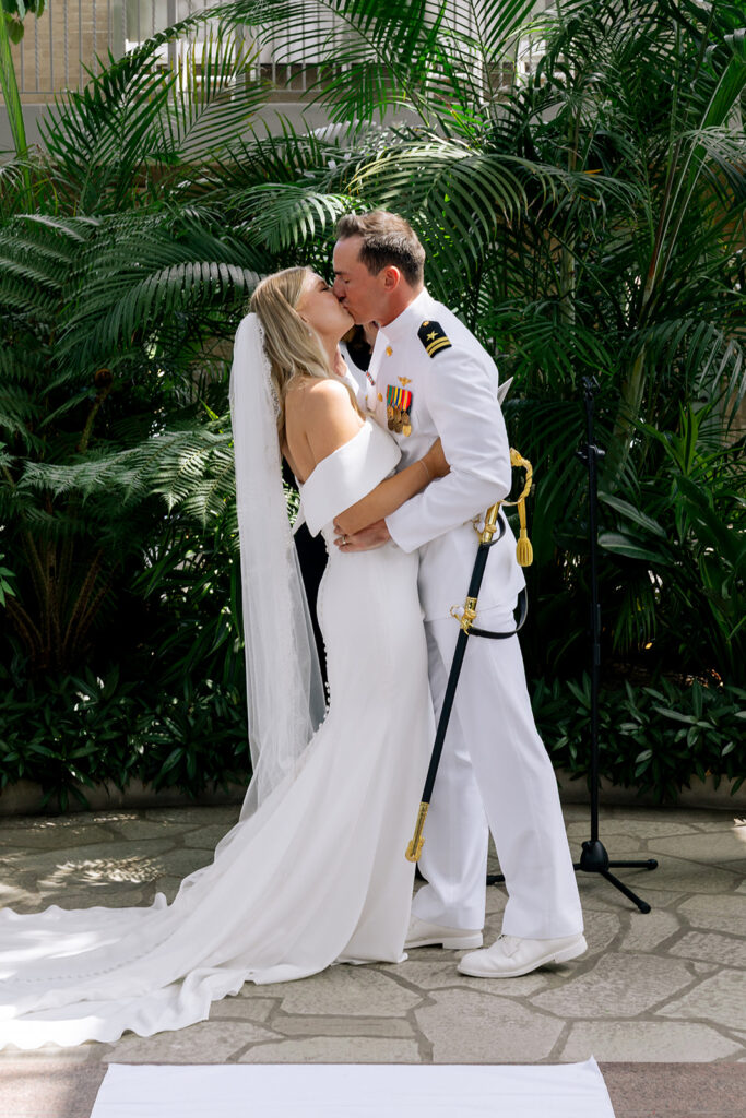 This St. Louis Art Museum Wedding Was the Perfect Blend of Classic and Cool