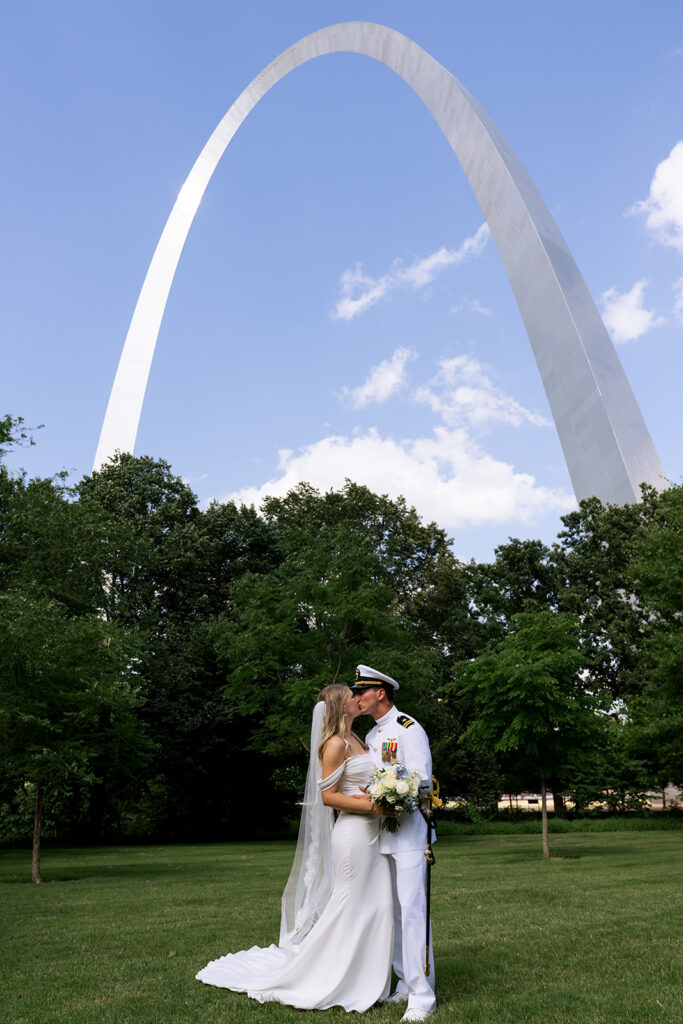 This St. Louis Art Museum Wedding Was the Perfect Blend of Classic and Cool