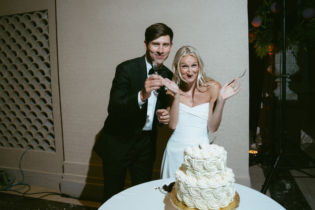 Maddy & Tim’s Modern Wedding at the St. Louis Art Museum