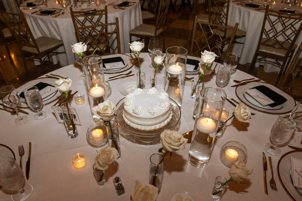 Elegant wedding cake