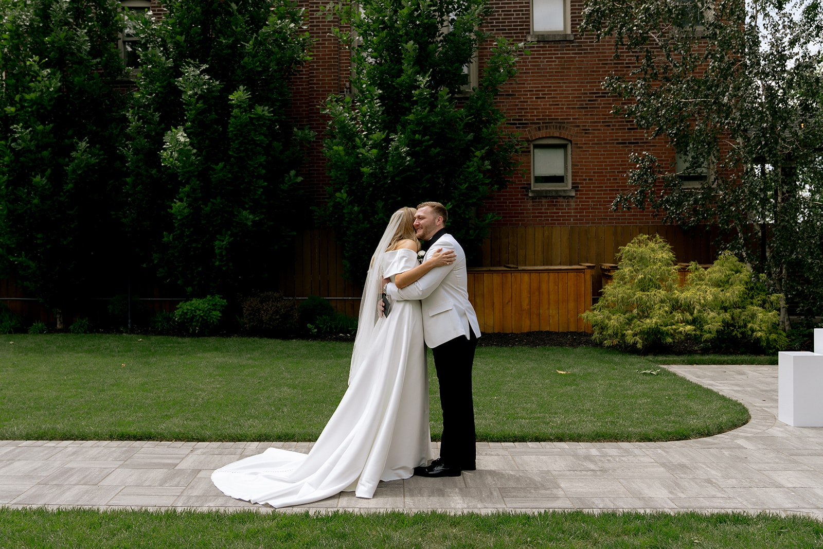 Amanda & Mitchell’s Effortlessly Cool Wedding at the Wild Carrot