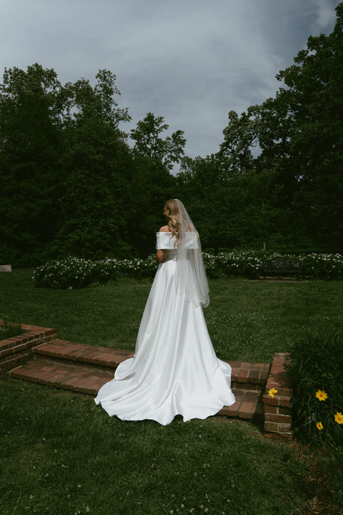 Amanda & Mitchell’s Effortlessly Cool Wedding at the Wild Carrot