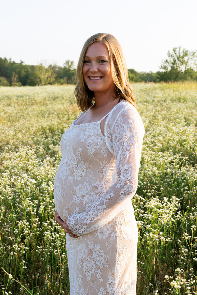 cute picture of the soon to be mom at her maternity photos