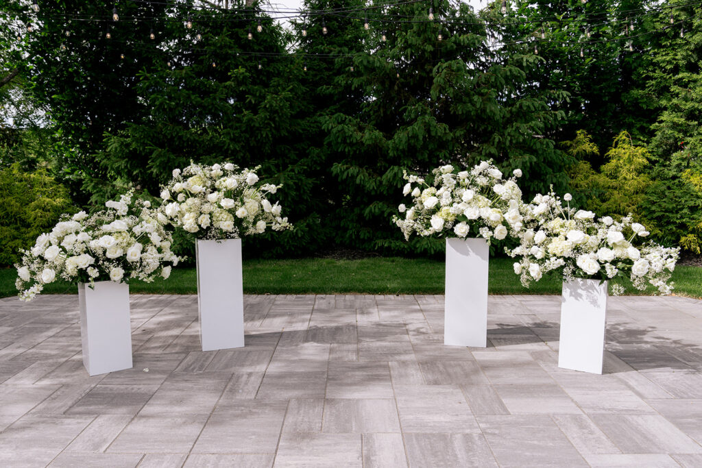 stunning ceremony decor