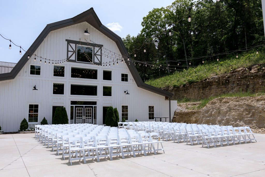 Your Complete Guide to a Dreamy Pine Hallow Farms Wedding in St. Louis