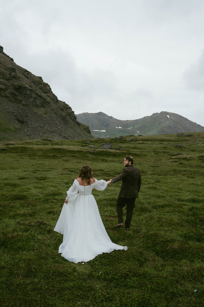 Nate & Keil’s Romantic Hatcher’s Pass Wedding with Misty Mountain Views