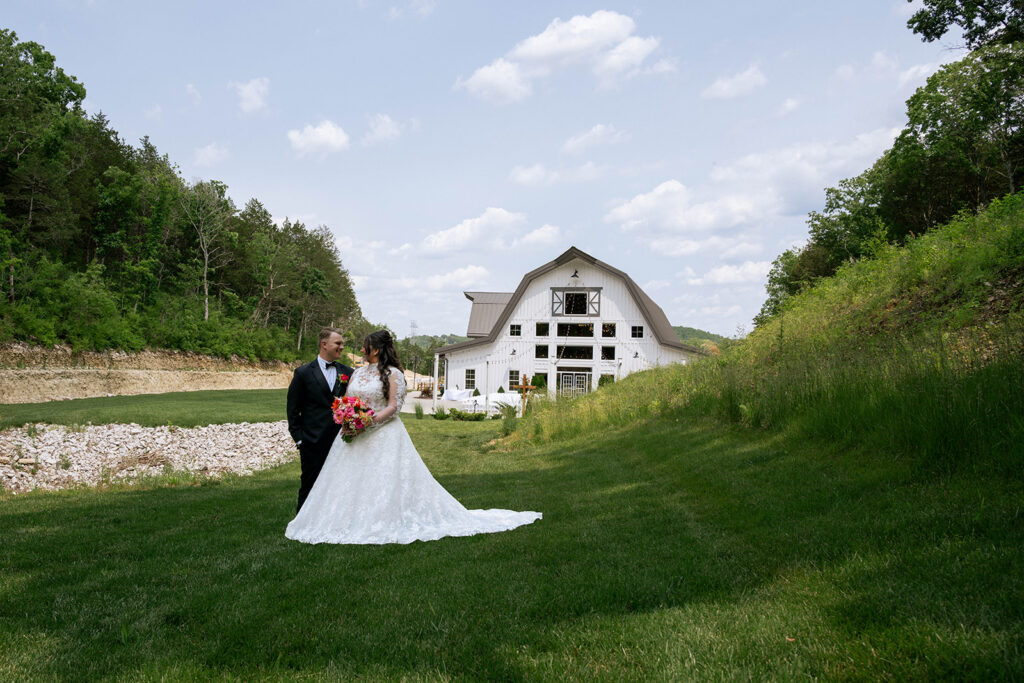 Your Complete Guide to a Dreamy Pine Hallow Farms Wedding in St. Louis