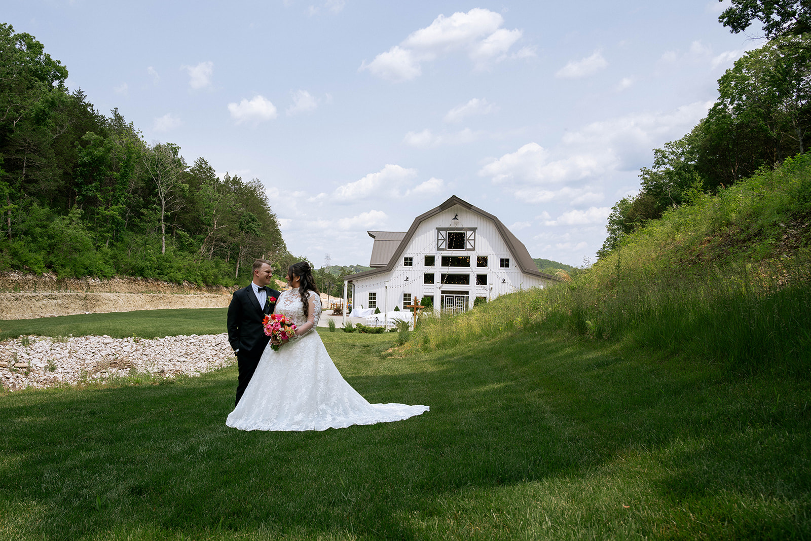 Your Complete Guide to a Dreamy Pine Hallow Farms Wedding in St. Louis