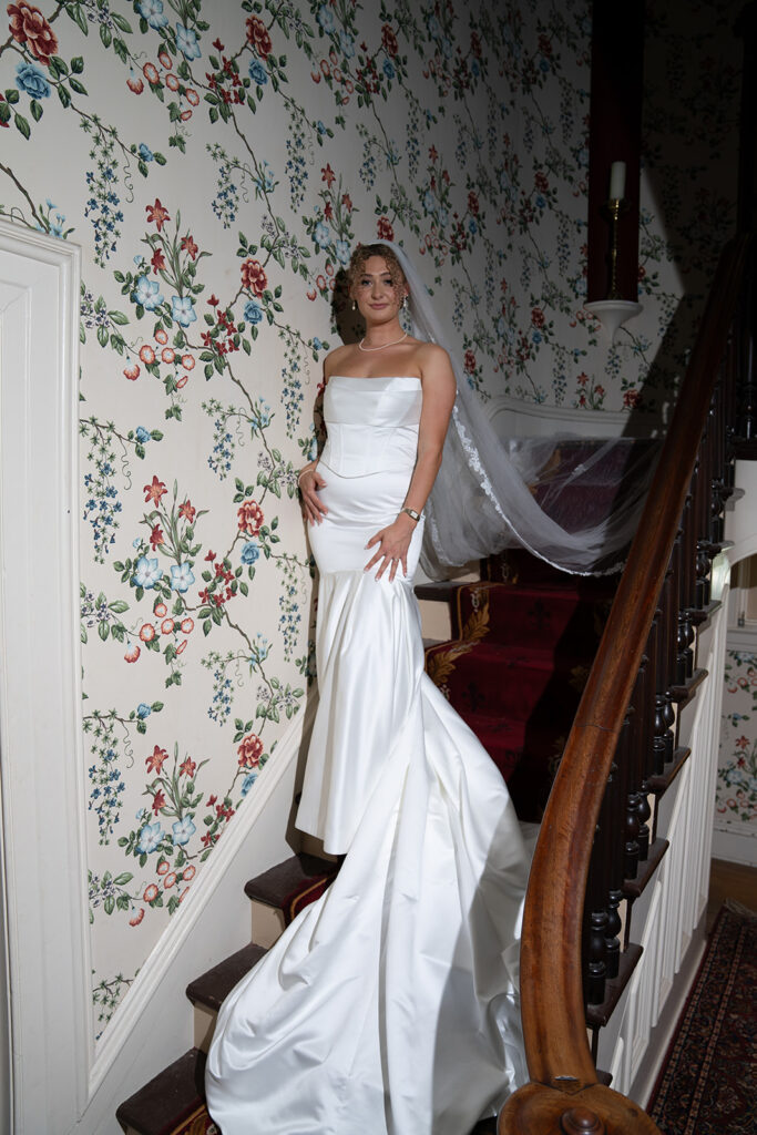 stunning pictures of the bride before heading to her dream ceremony