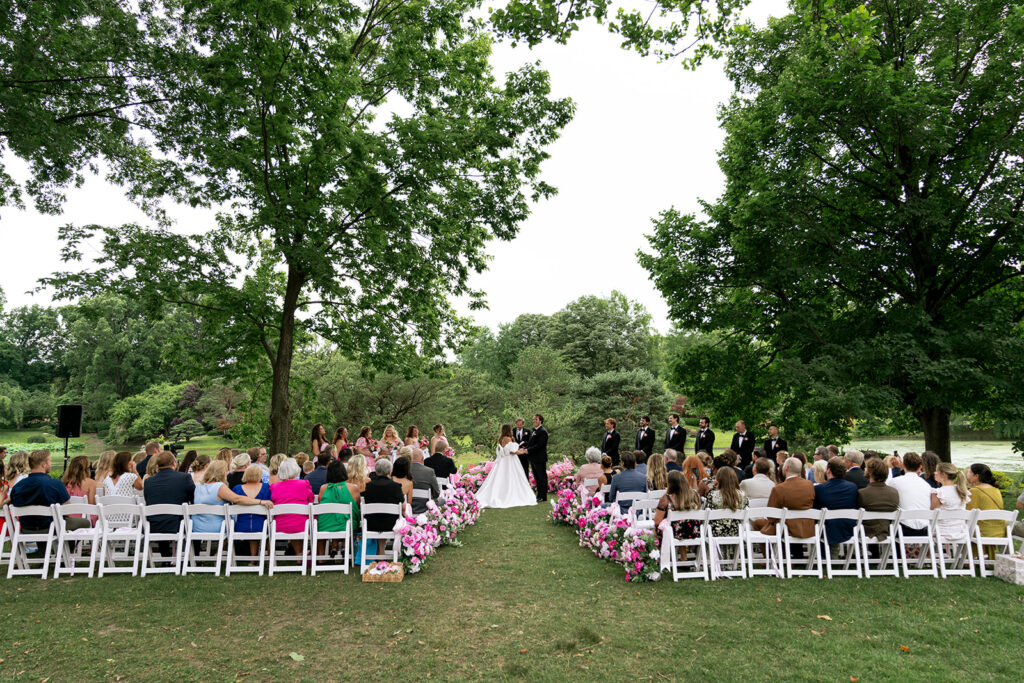Intimate wedding ceremony in St. Louis
