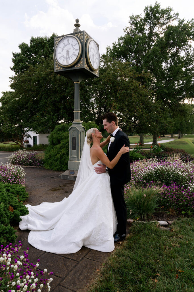 elegant and timeless bridal portraits