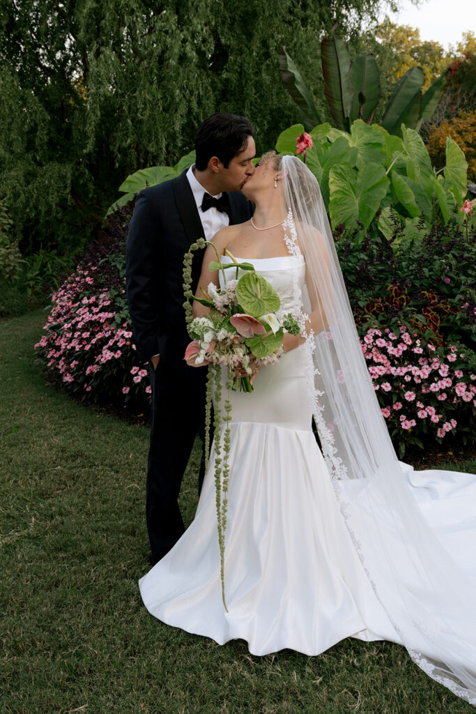 A Complete Guide to a Piper Palm House Wedding in St. Louis