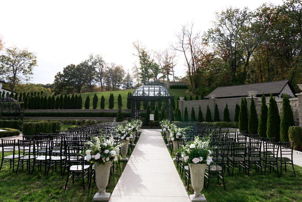 Elegant ceremony details