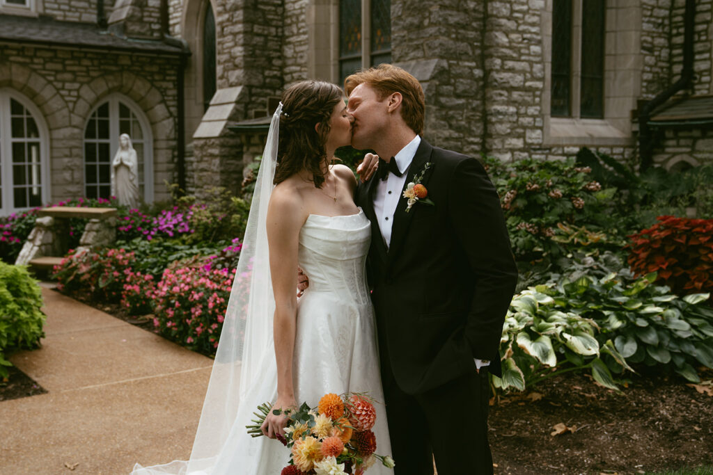 How to Plan a Colorful Wedding in St. Louis (With Real Wedding Inspiration)