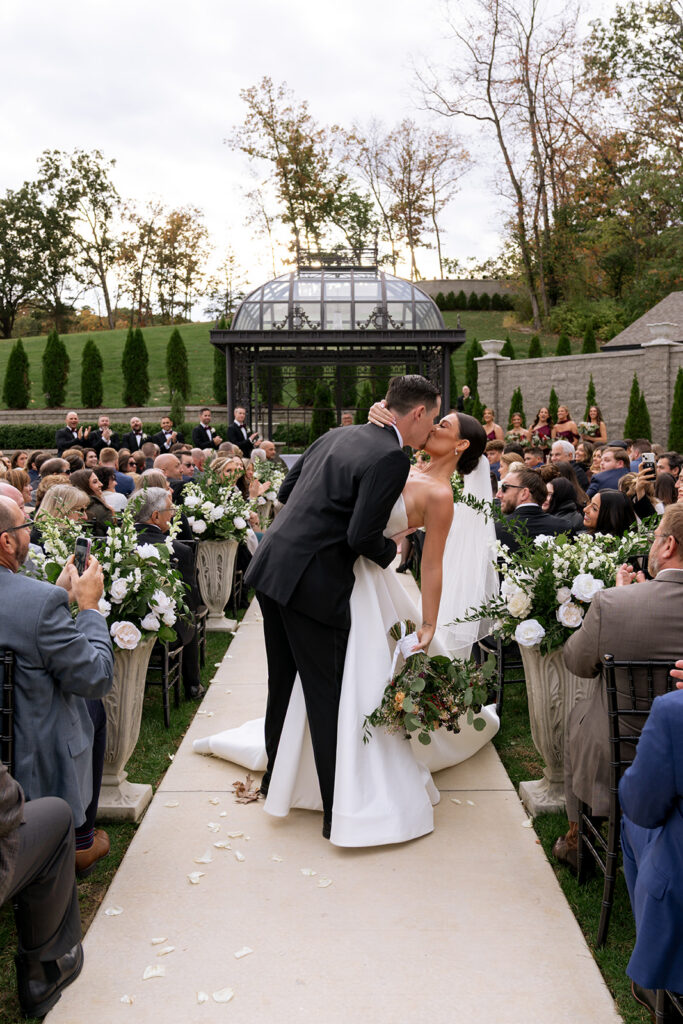 A Real Knotting Hills Wedding Timeline (From Start to Finish)
