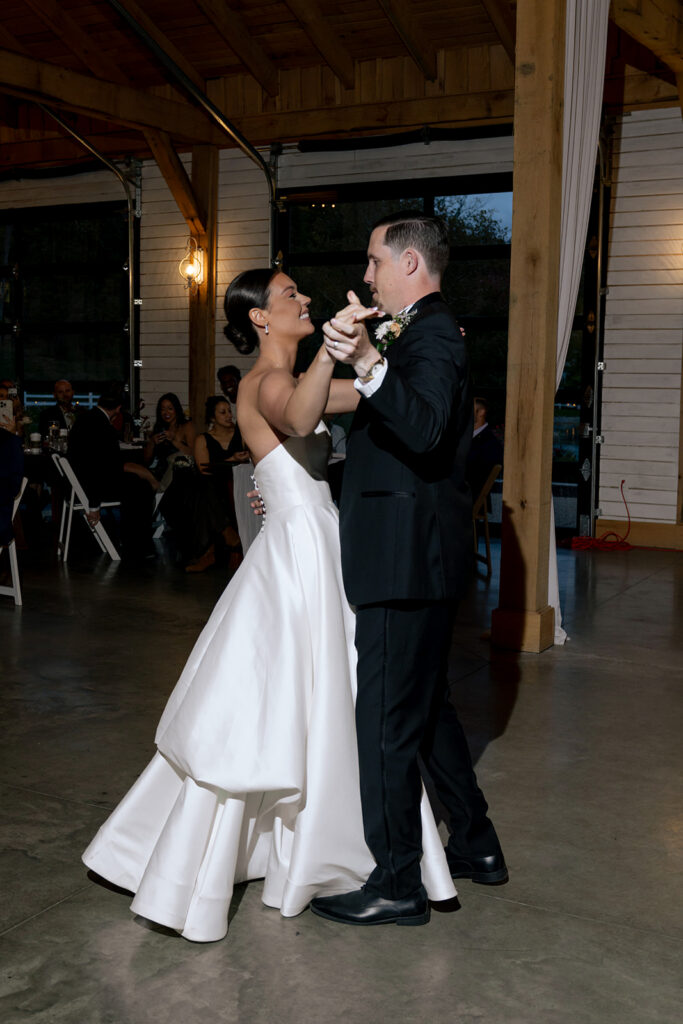 A Real Knotting Hills Wedding Timeline (From Start to Finish)