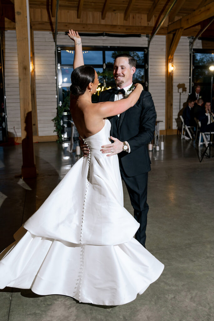 A Real Knotting Hills Wedding Timeline (From Start to Finish)