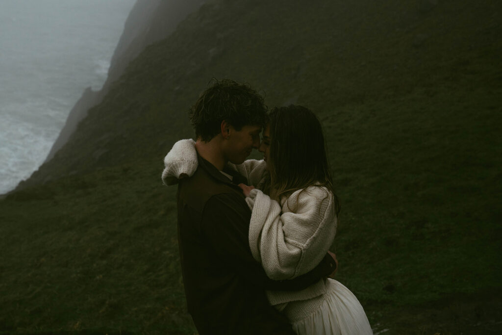 Best Moody Oregon Photo Locations for Engagements & Elopements (Coast + Cliffs)