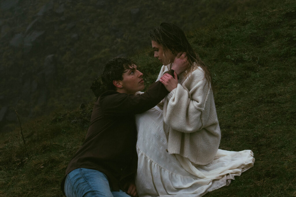 Best Moody Oregon Photo Locations for Engagements & Elopements (Coast + Cliffs)
