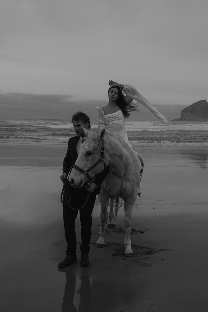 Best Moody Oregon Photo Locations for Engagements & Elopements (Coast + Cliffs)
