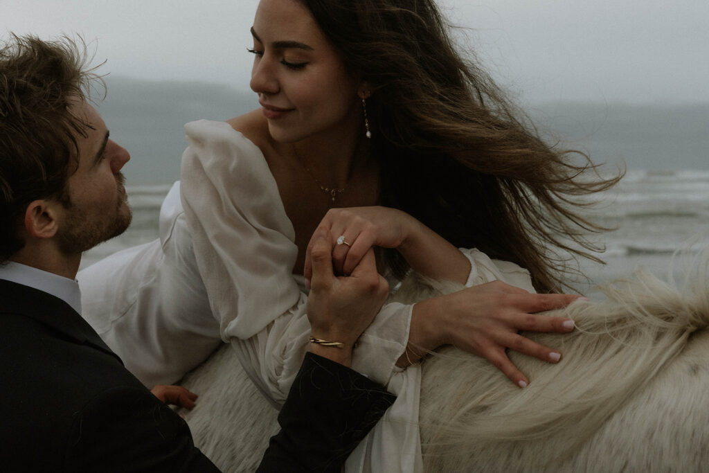 Best Moody Oregon Photo Locations for Engagements & Elopements (Coast + Cliffs)