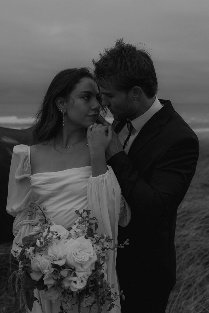 Best Moody Oregon Photo Locations for Engagements & Elopements (Coast + Cliffs)