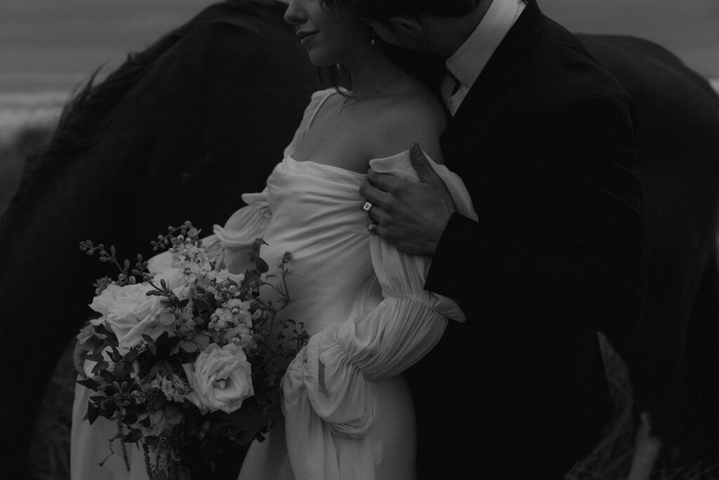 Best Moody Oregon Photo Locations for Engagements & Elopements (Coast + Cliffs)