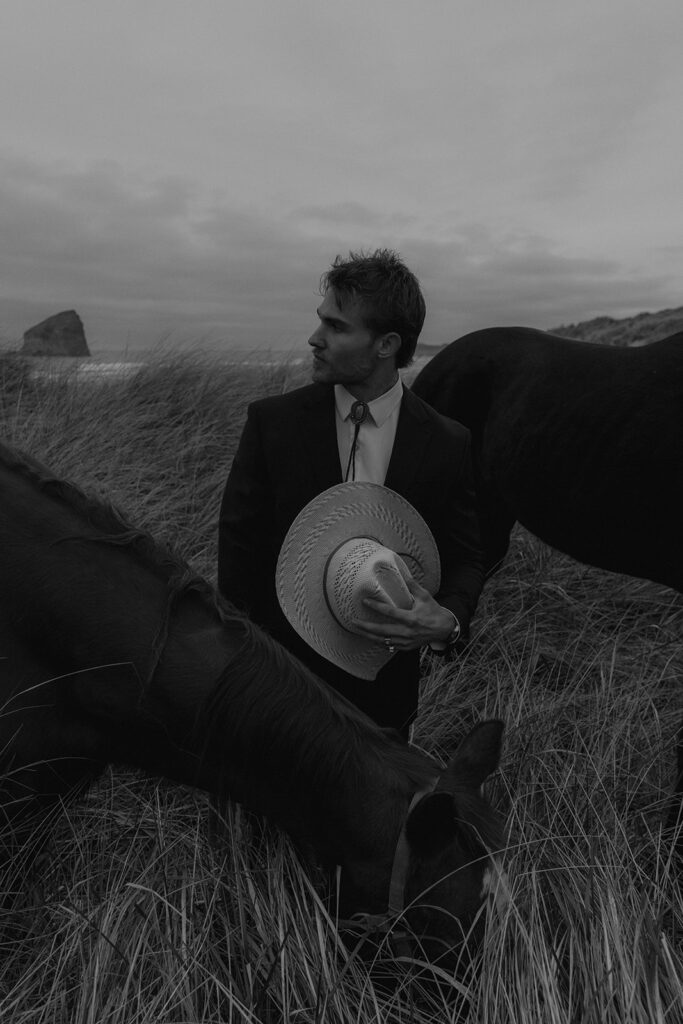 Best Moody Oregon Photo Locations for Engagements & Elopements (Coast + Cliffs)