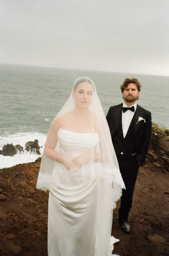 romantic and moody couple portraits in oregon