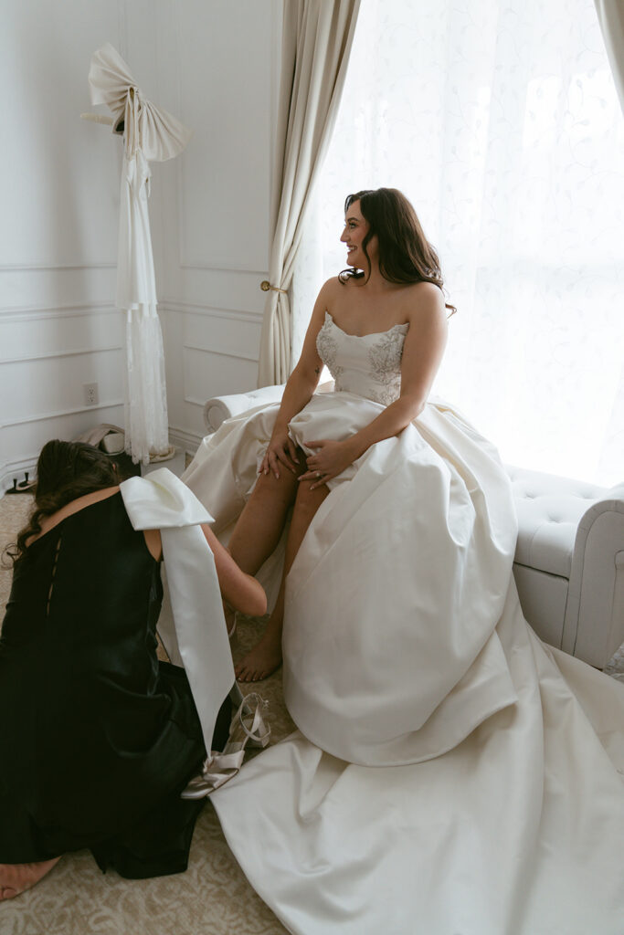 Romantic Knotting Hills Wedding with Timeless Black & White Details