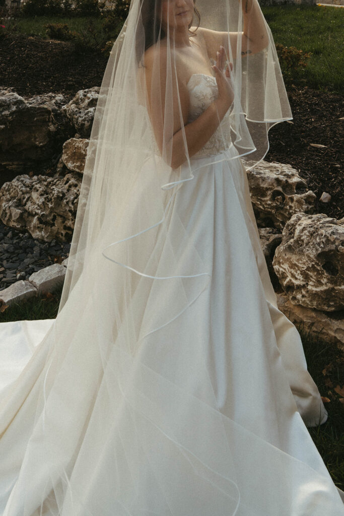 stunning closeup picture of the wedding dress