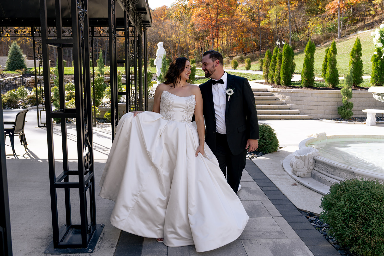 Romantic Knotting Hills Wedding with Timeless Black & White Details