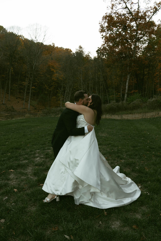 Romantic Knotting Hills Wedding with Timeless Black & White Details
