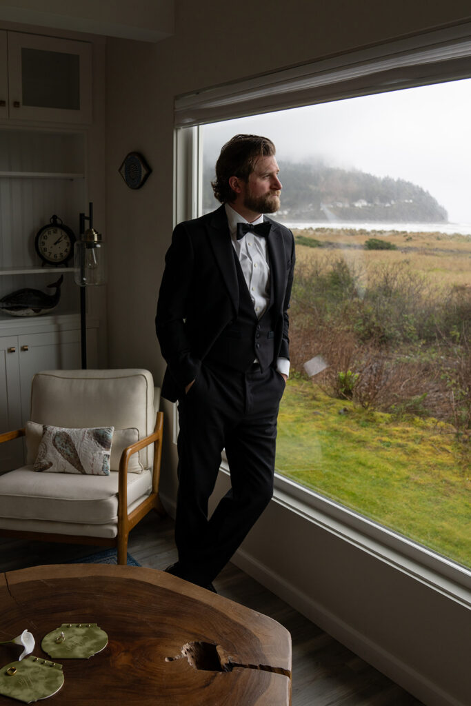 Groomed before his first look with the bride