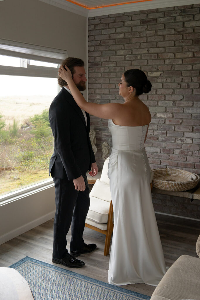 Editorial Cannon Beach Oregon Elopement With Stormy Coastal Vibes