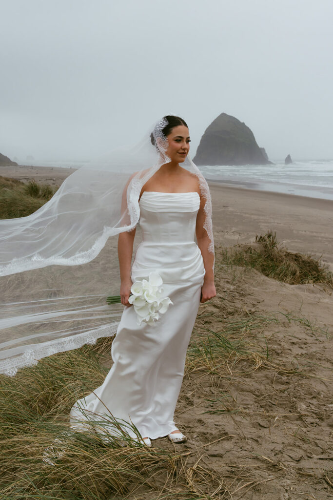 romantic bridal portraits in the oregon coast
