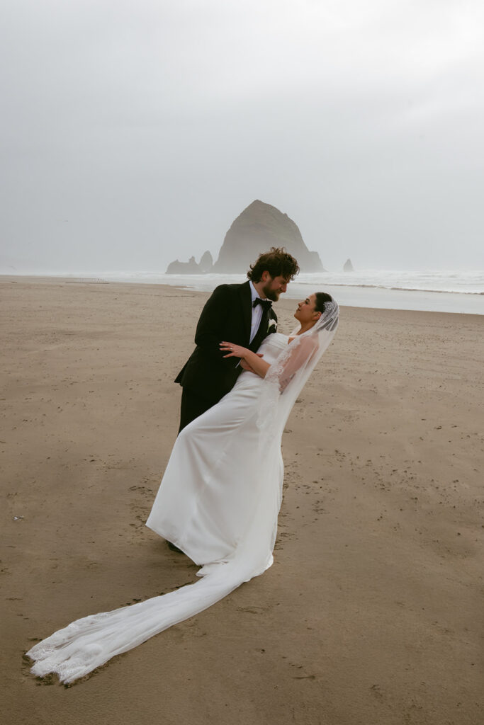 romantic bridal portraits in the oregon coast