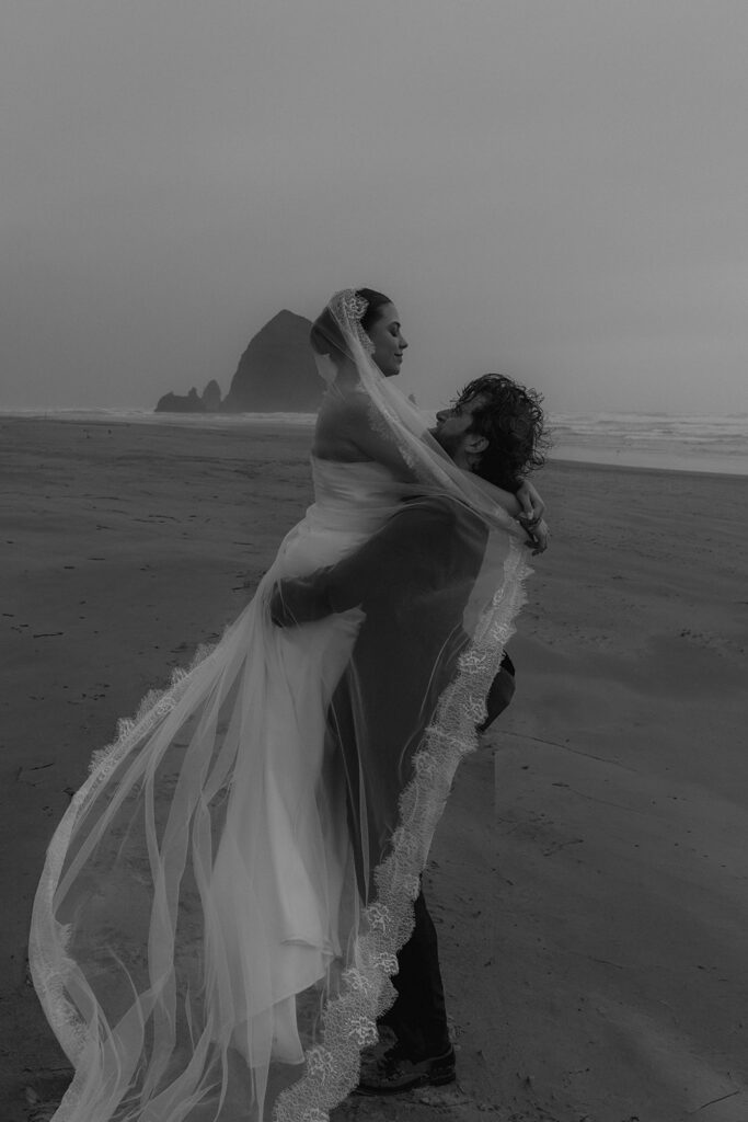 Editorial Cannon Beach Oregon Elopement With Stormy Coastal Vibes